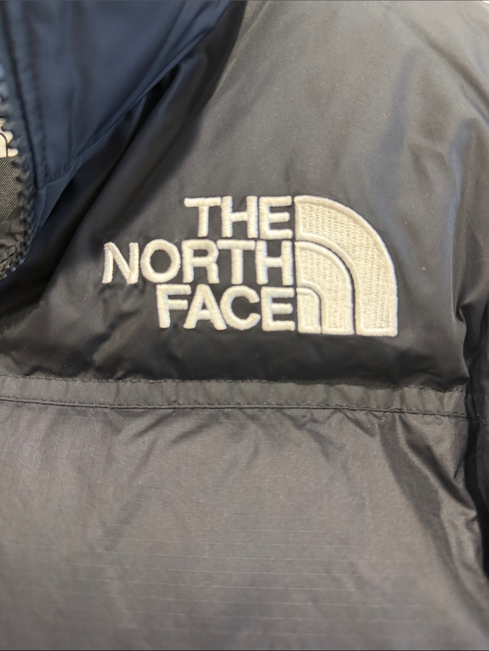 The north face Nuptse puffer - Picture 3 of 5